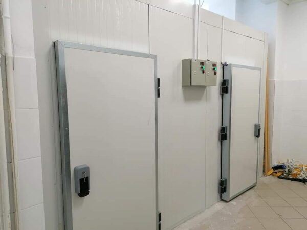 Camera frigorifica dubla refrigerare/congelare  4m x 3m x 2,20m