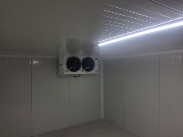 Camera frigorifica de refrigerare 4m x 4m x 2,10m