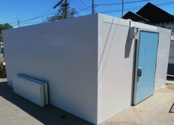 Camera frigorifica de refrigerare 5m x 5m x 2,10m