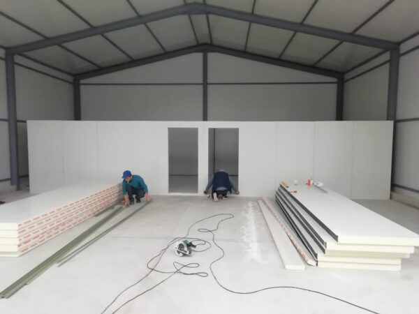 Camera frigorifica de refrigerare 5m x 5m x 2,10m